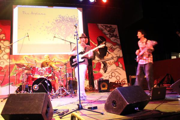 Photo : Groupe Rock planant cherche claviers