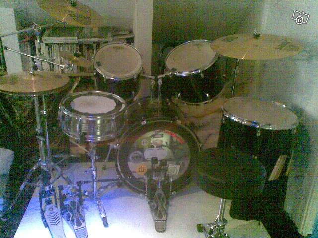 Photo annonce Batterie Semi Pro noir servi en studio