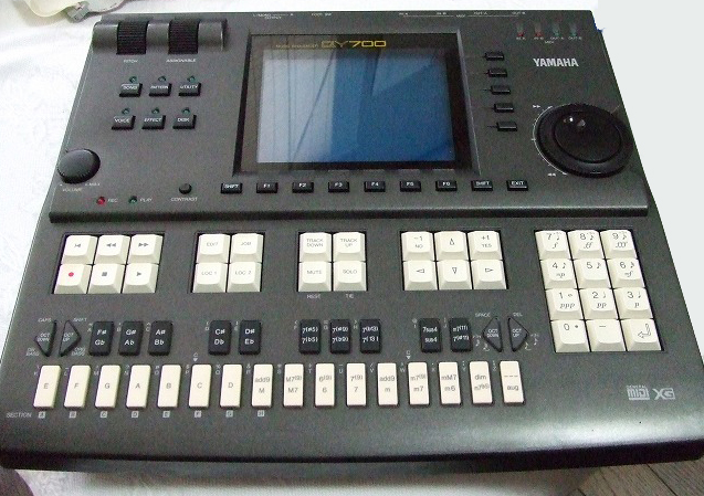 Photo annonce Yamaha QY 700