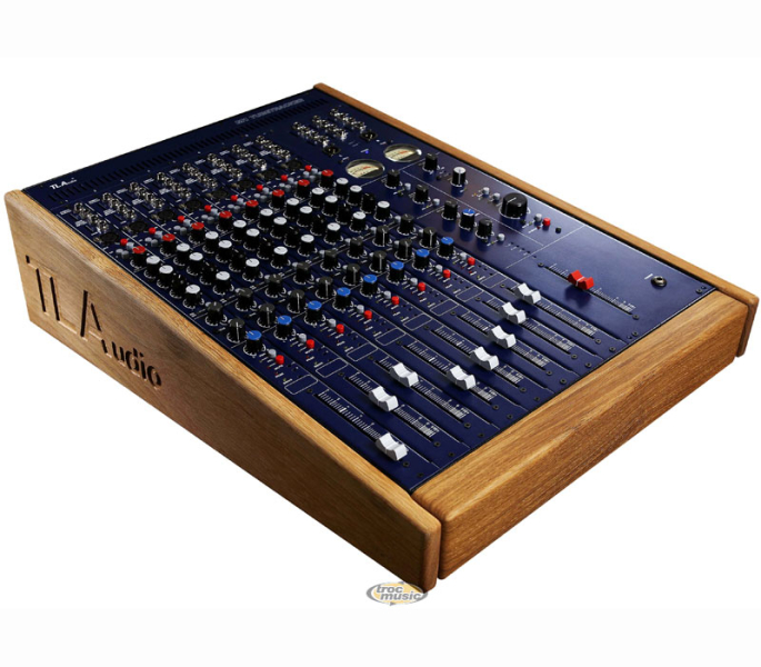 Photo : TL AUDIO M1 8 pre ampli a lampe