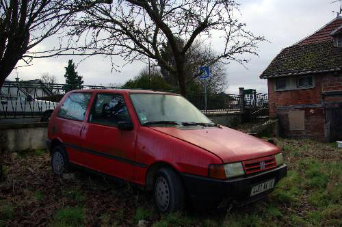Photo : Voiture contre Batterie
