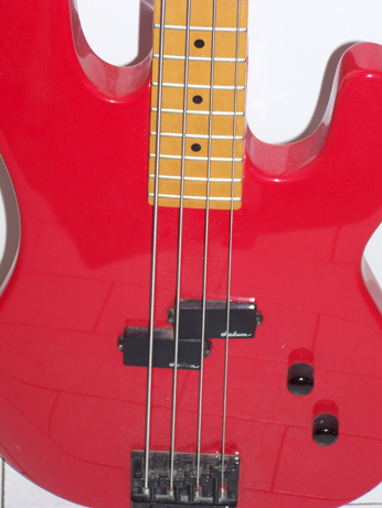 Photo annonce BASSE CHARVEL & Housse