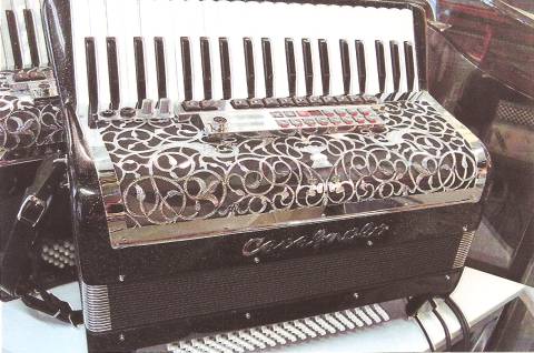 Photo : Accordeon Touches piano Cavagnolo Odyssee 3