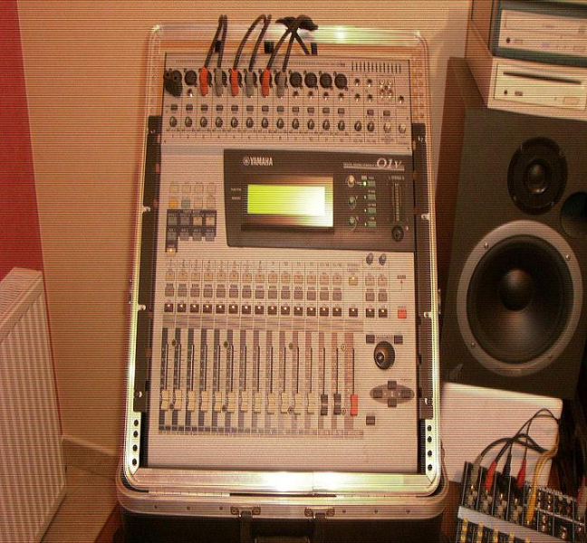Photo annonce CONSOLE NUMERIQUE YAMAHA 01V