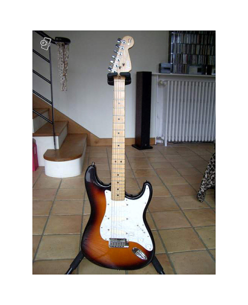 Photo : FENDER STRAT US 40eme anniversaire