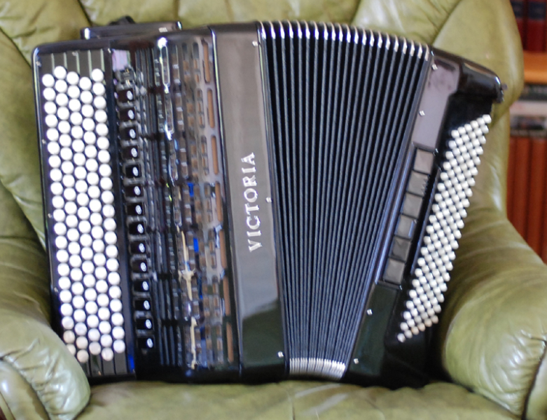 Photo : Accordeon basses chromatique VICTORIA XB440