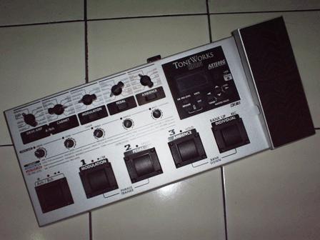 Photo : Korg ToneWorks AX1500G