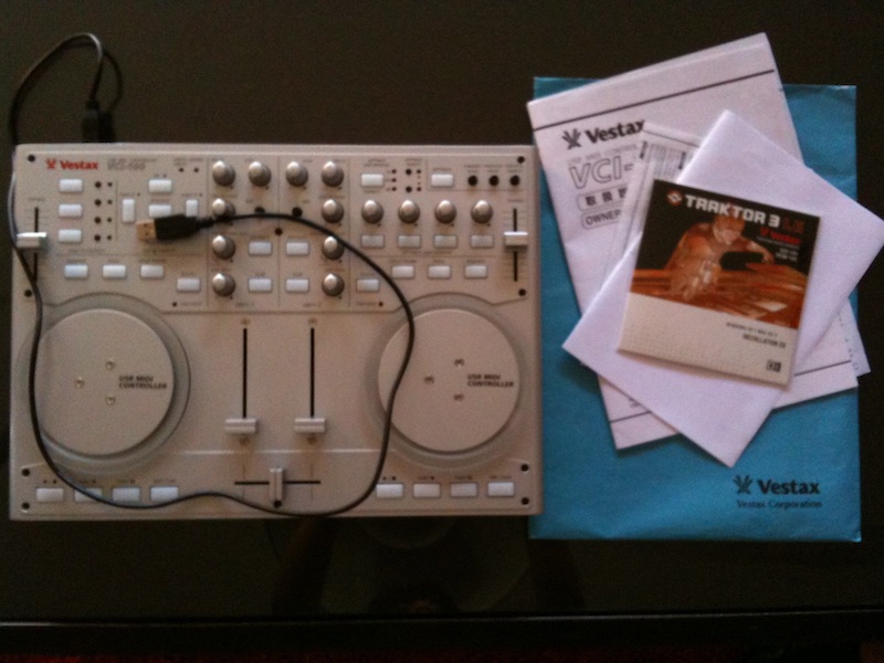 Photo : Controleur VESTAX VCI 100