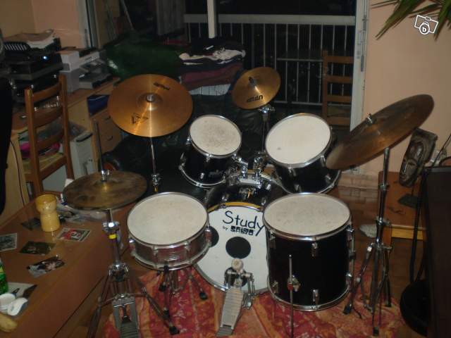 Photo annonce Batterie Study by Salto 5 futs & 3 cymbales