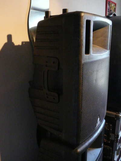 Photo : Behringer B300