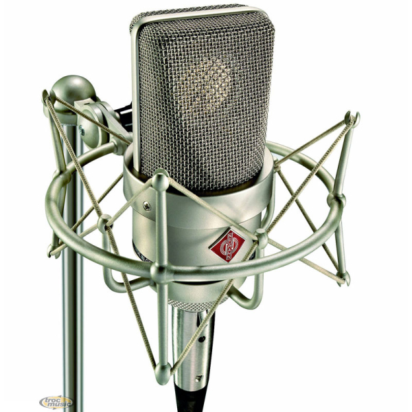 Photo : Neumann TLM103 & AKG Solidtube