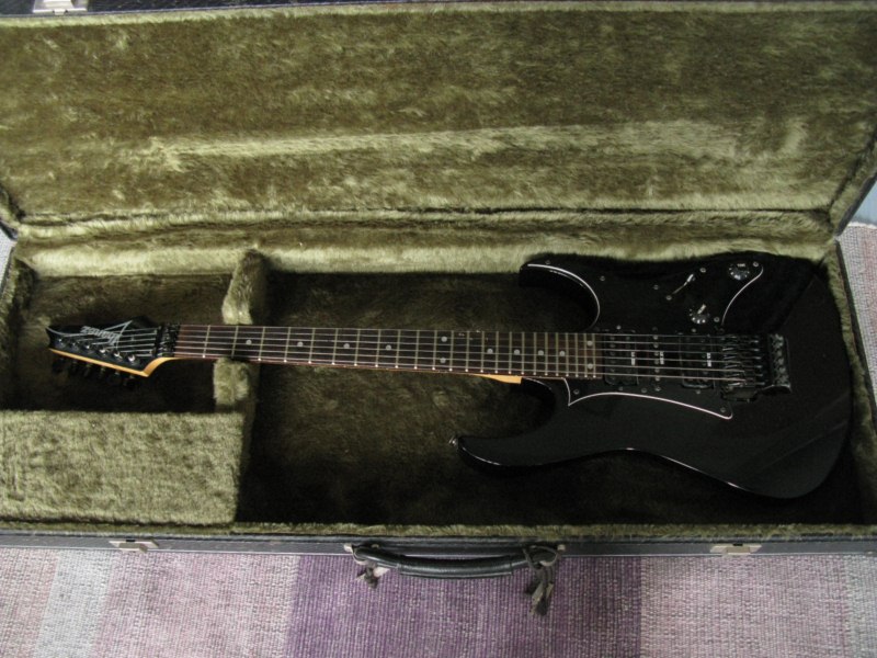 Photo : Guitare IBANEZ 520 RG