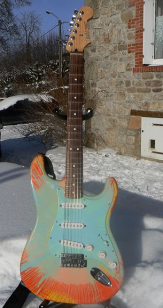Photo annonce Fender Stratocaster Splatter
