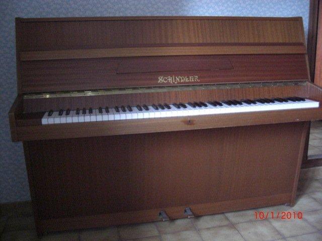 Photo annonce Piano SCHINDLER couleur teck