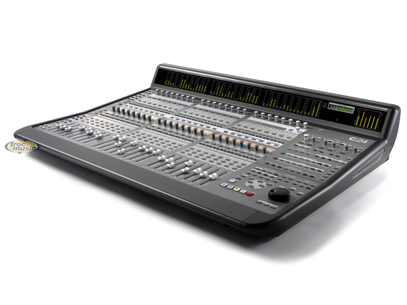 Photo : DigiDesign C24 & DB25 XLR