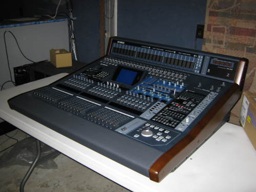 Photo annonce CONSOLE YAMAHA DM2000 V2