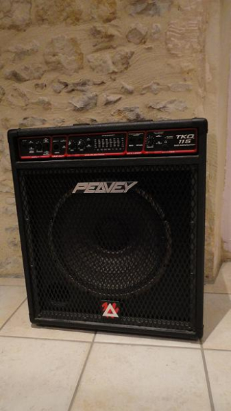 Photo annonce AMPLI BASSE PEAVEY TKO 115 100W