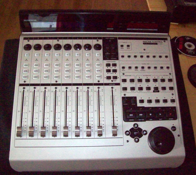 Photo annonce MACKIE CONTROL UNIVERSAL PRO