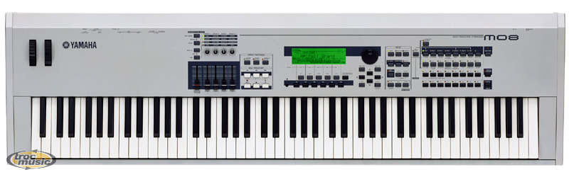 Photo annonce YAMAHA    MO8     88 touches & Stand