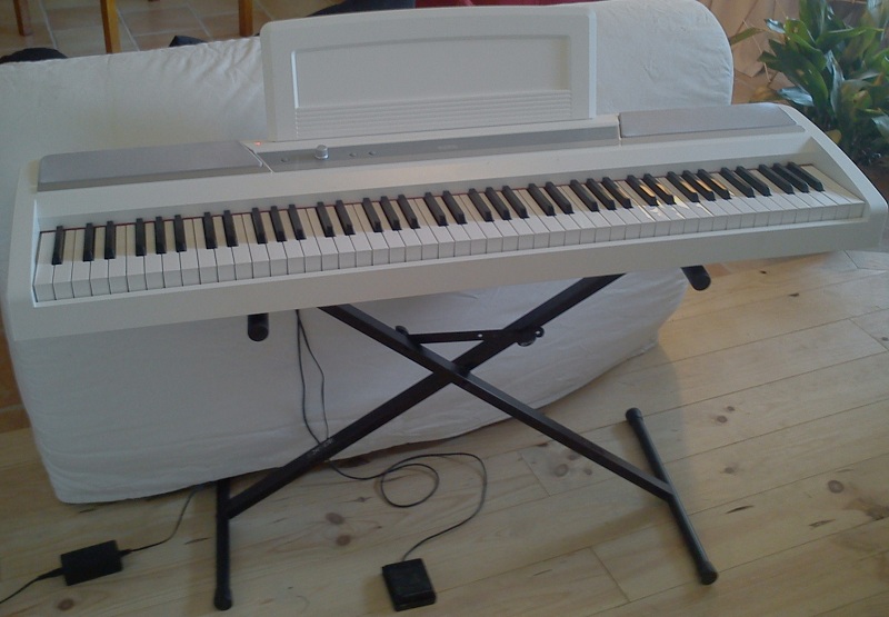 Photo annonce Piano KORG SP 170 garantie 19 05 2012