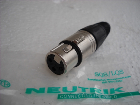 Photo annonce XLR    NEUTRIK    Connecteur Femelle metal