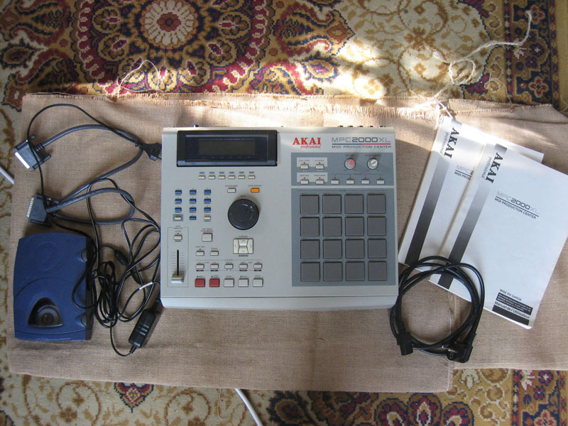 Photo annonce AKAI  MPC  2000   XL + sortie separees + ZIP 