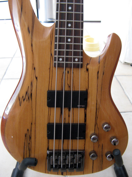 Photo annonce Basse 4 cordes active VGS Cobra