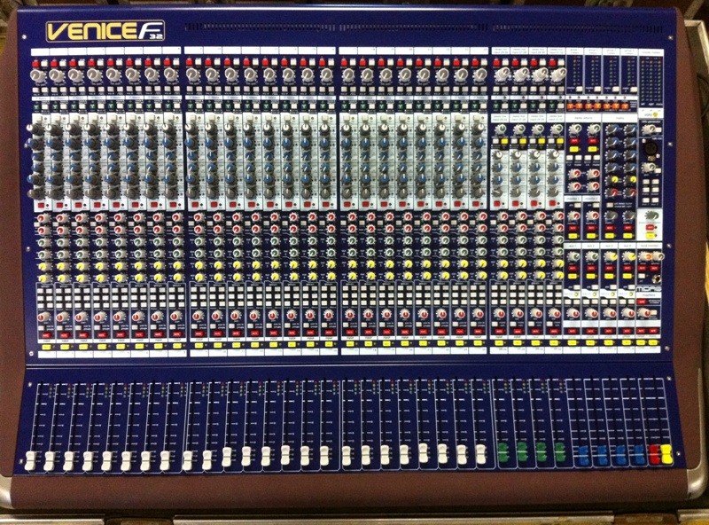 Photo annonce Console MIDAS VENICE F32 & Flight Case