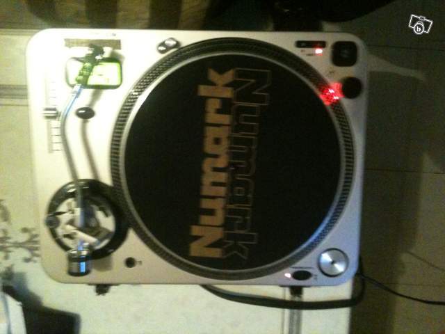 Photo annonce Platine Vinyle NUMARK PRO TT 2 ecran digital