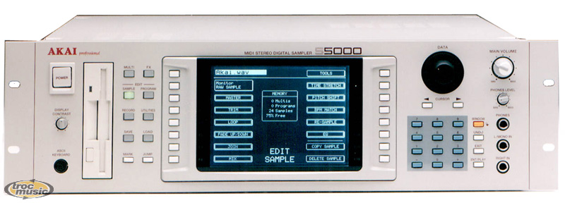 Photo annonce Akai     S5000    + lecteur CD + Zip Iomega