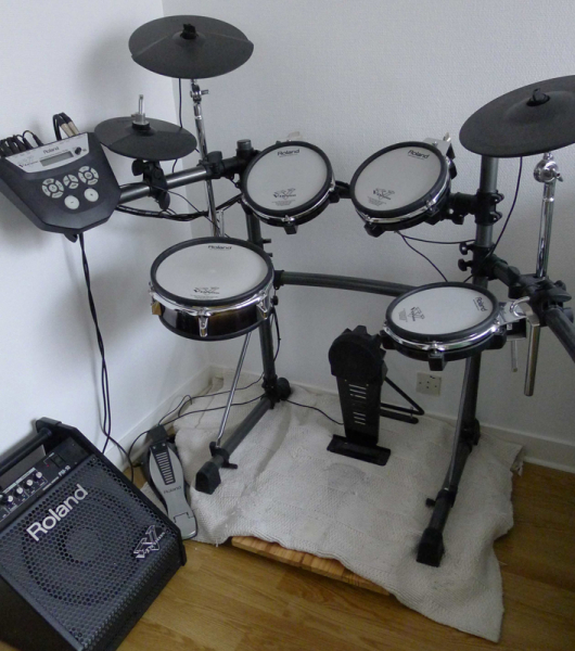 Photo annonce Roland    TD6     KX + Ampli Roland PM10