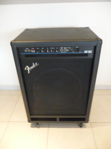 Photo annonce AMPLI BASSE FENDER BXR 300 C puissant
