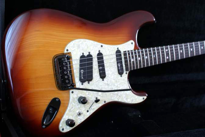 Photo annonce CHARVEL    ST    CUSTOM Collector de 1991