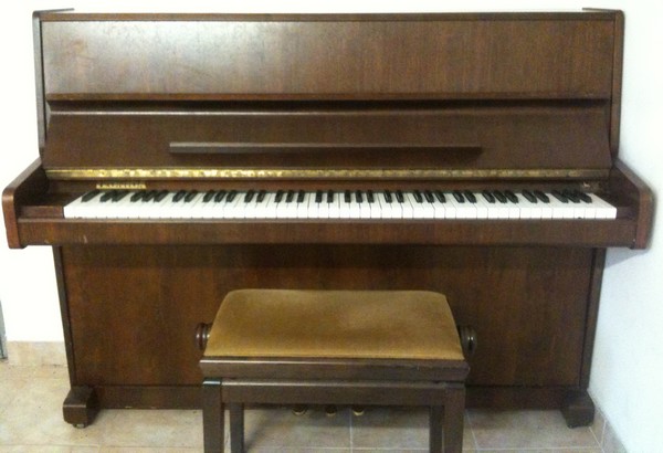 Photo annonce Piano droit Legnica Son exceptionnel