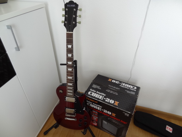 Photo annonce Les     Paul     + amplis Cube 20X