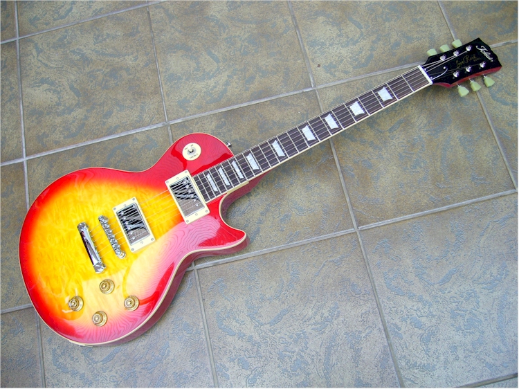 Photo annonce Tokai Love Rock LS50Q cherry sunburst + housse