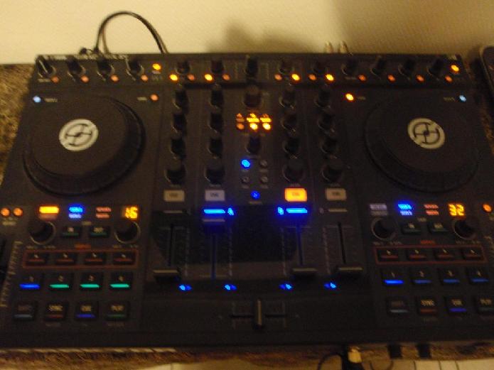 Photo annonce Traktor Kontrol S4 sous garantie
