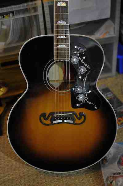 Photo annonce Gibson   J  200  Vintage USA Sunburst Annee 1996