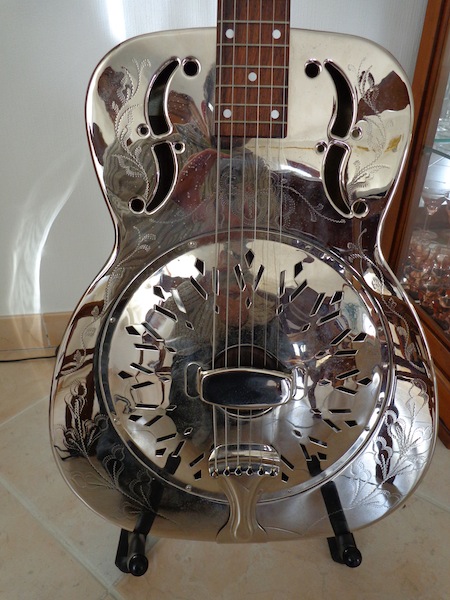 Photo annonce Johnson          AXL998 Resonateur + housse Ritter