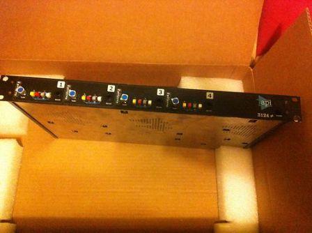 Photo annonce API     3124     + 4 Mic Channel