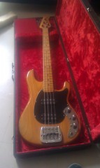Photo annonce Basse  MusicMan  sabre 79 pre ernie ball