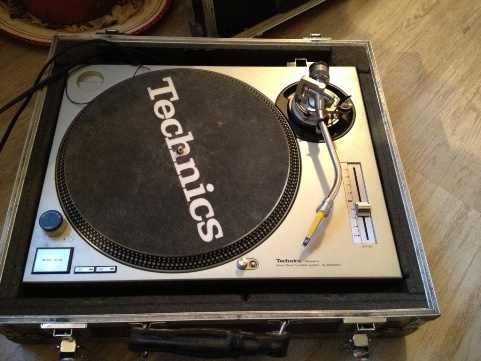 Photo annonce TECHNICS SL1200 MK2 X 2 + Fly RYTHMES ET SON
