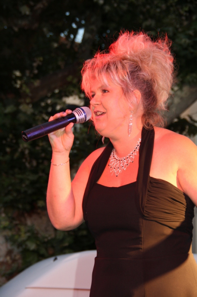 Photo annonce Chanteuse a Voix Chansons Francaise