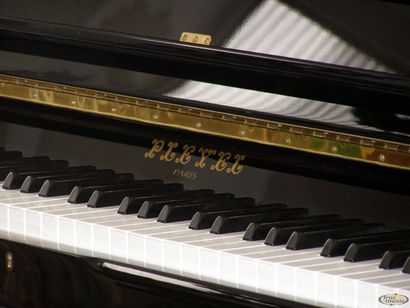 Photo annonce PIANO DROIT PLEYEL LAQUE NOIR 2002