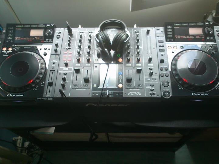 Photo annonce Pioneer CDJ 2000 x2 et DJM 2000 revise