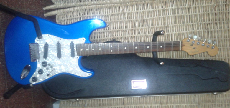 Photo annonce Fender Stratocaster custom US + flycase