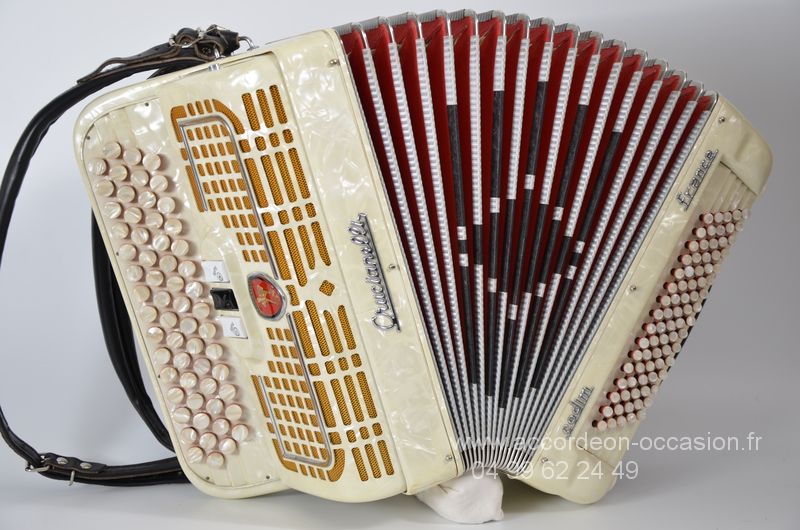 Photo : Accordeon crucianelli 80 basses