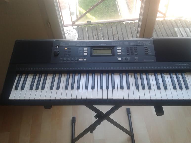 Photo : Yamaha PSR E343