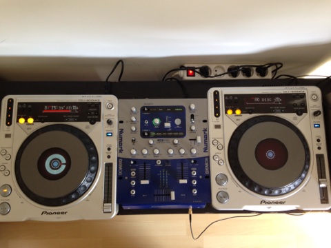 Photo annonce Pioneer CDJ 800 MK2 x2 + Numark DXM06 + Serato