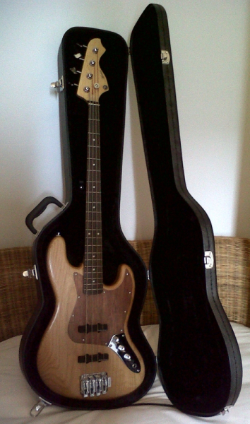Photo : Jazz    Bass     GL Lutherie